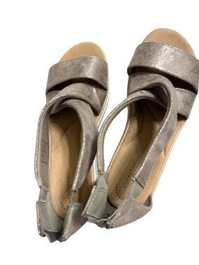 Clarks Comfort Leather Suede Padded Metallic Back Zipper Wedge 8 Taupe Gold
